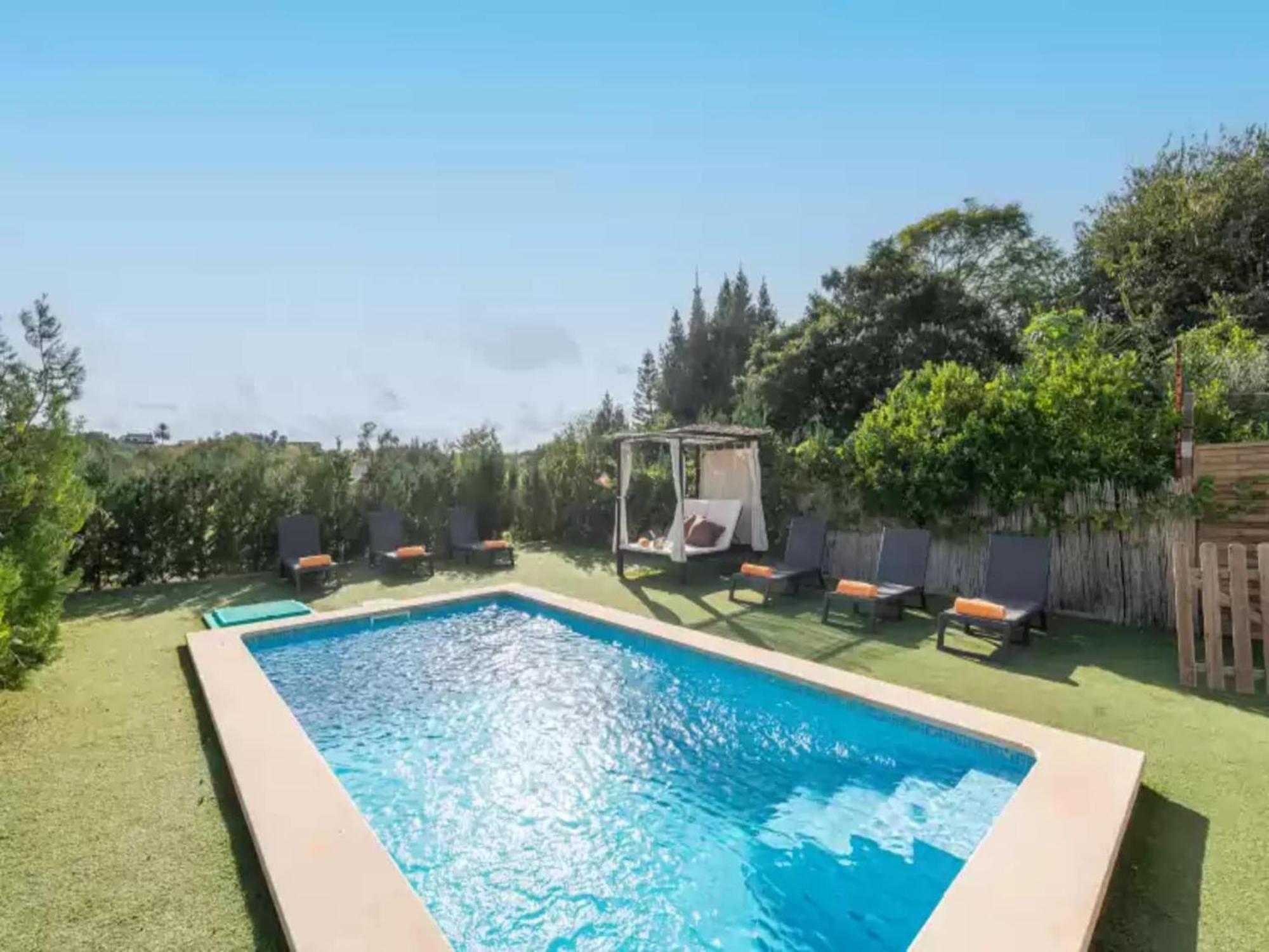 Enchanted With Private Pool Villa *